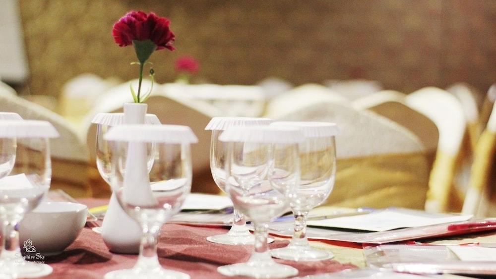 Sapphire Sky & Conference 3* Serpong