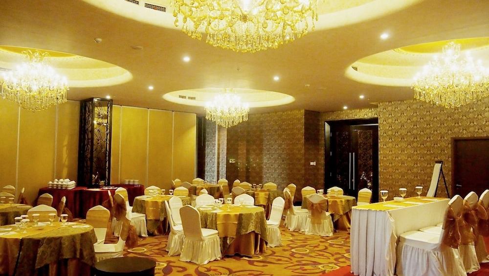 Sapphire Sky & Conference Serpong