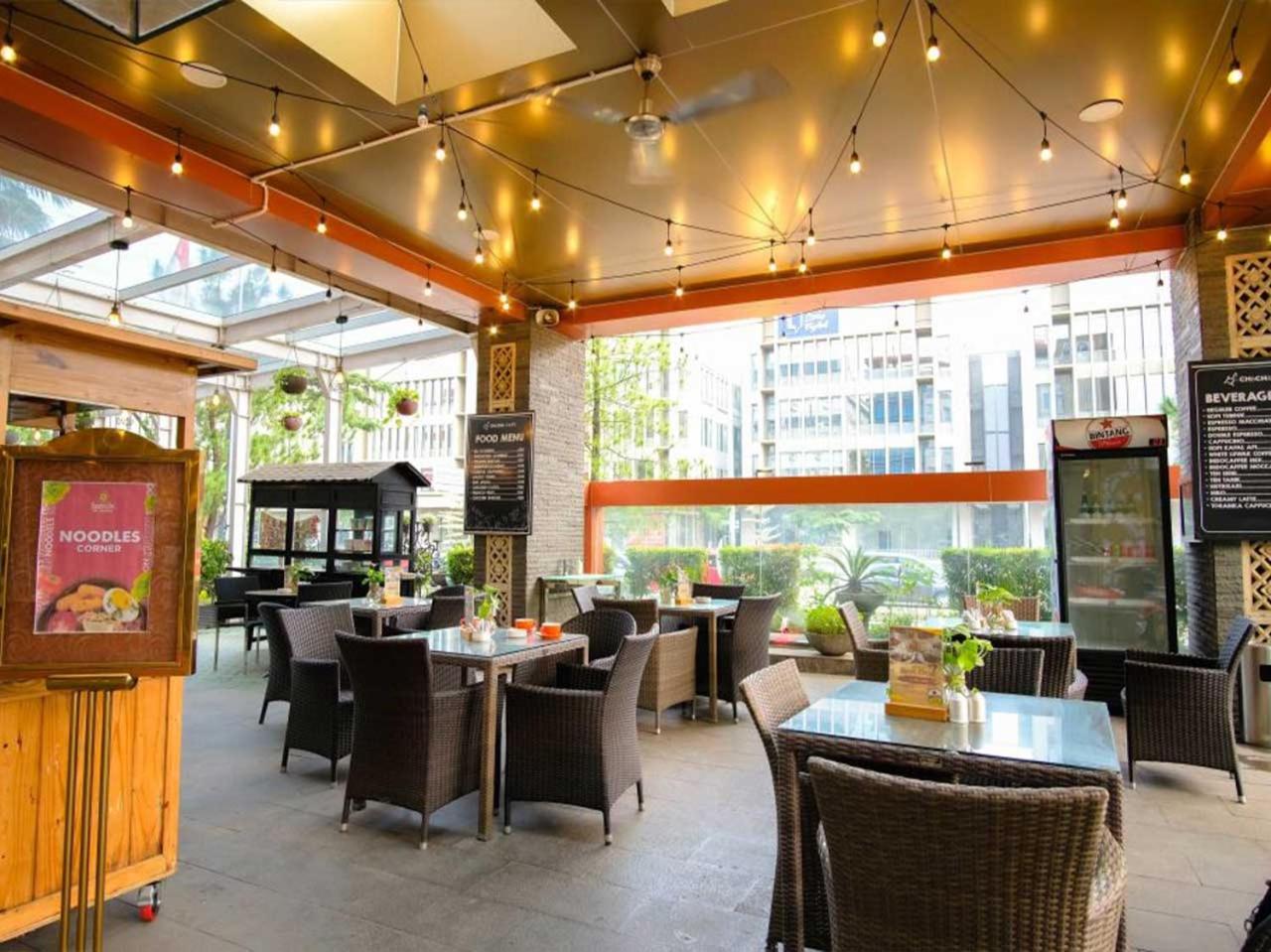 Sapphire Sky & Conference Hotel 3*