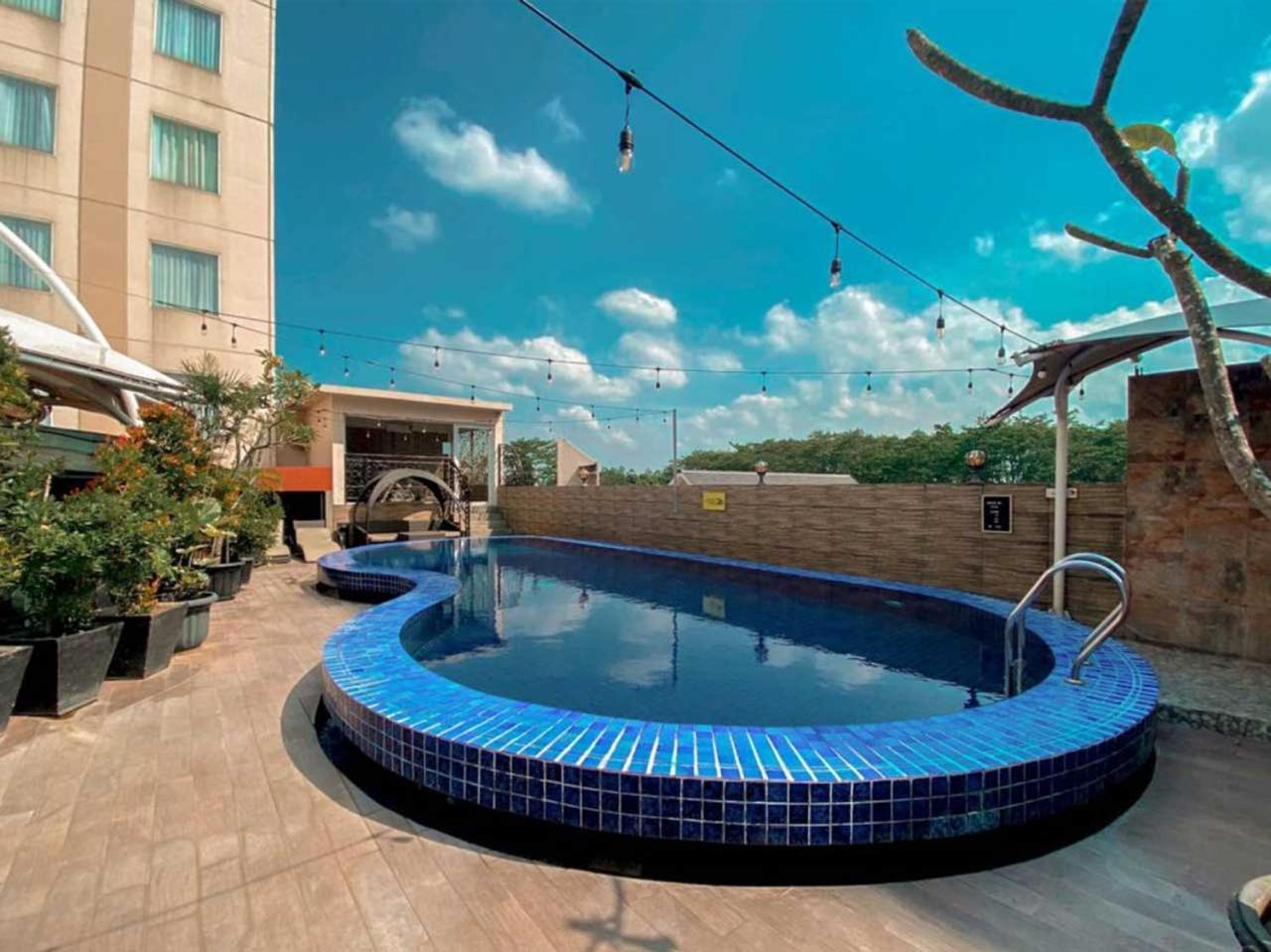 Hotel Sapphire Sky & Conference Serpong