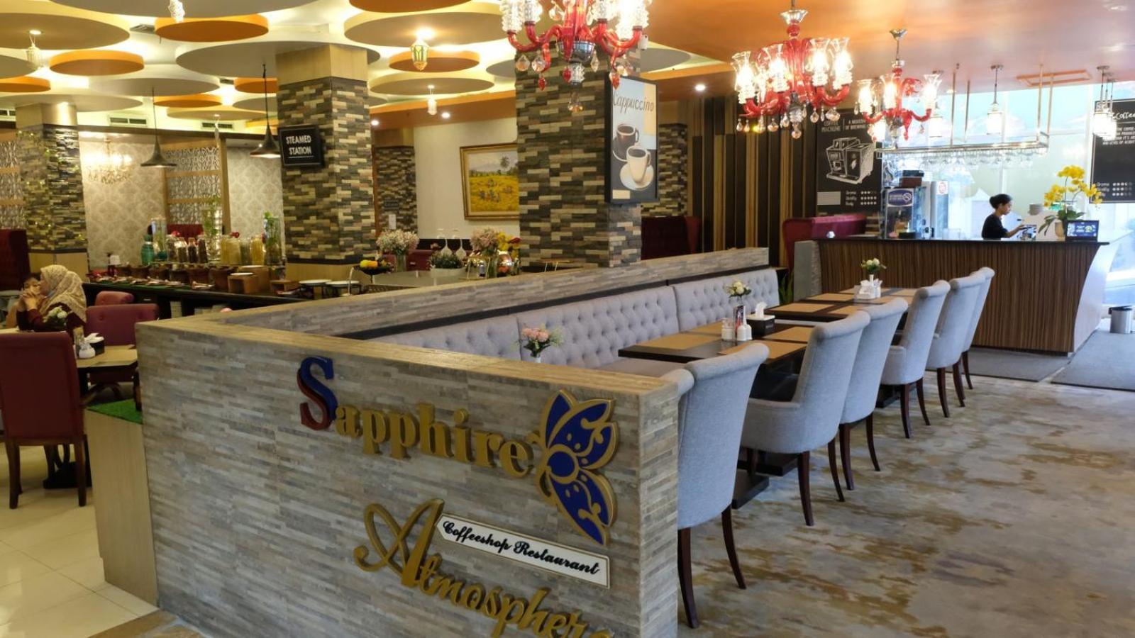 Hotel Sapphire Sky & Conference 3*